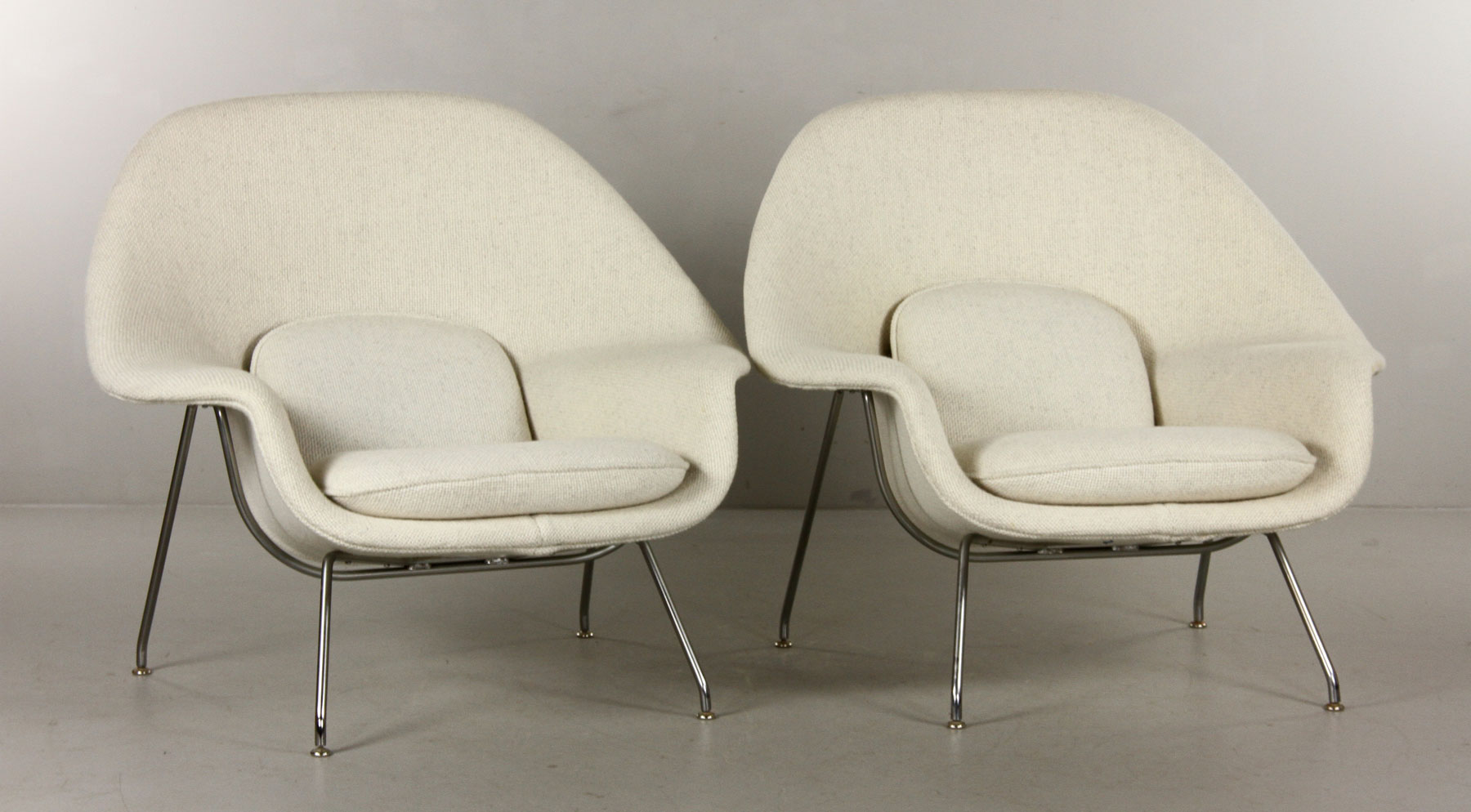Pair of Knoll "Womb" chairs with Morocco wool upholstery