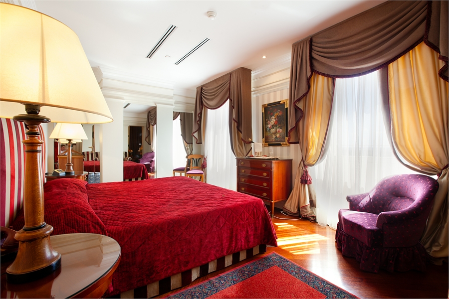 Suite at Hotel Mediterraneo
