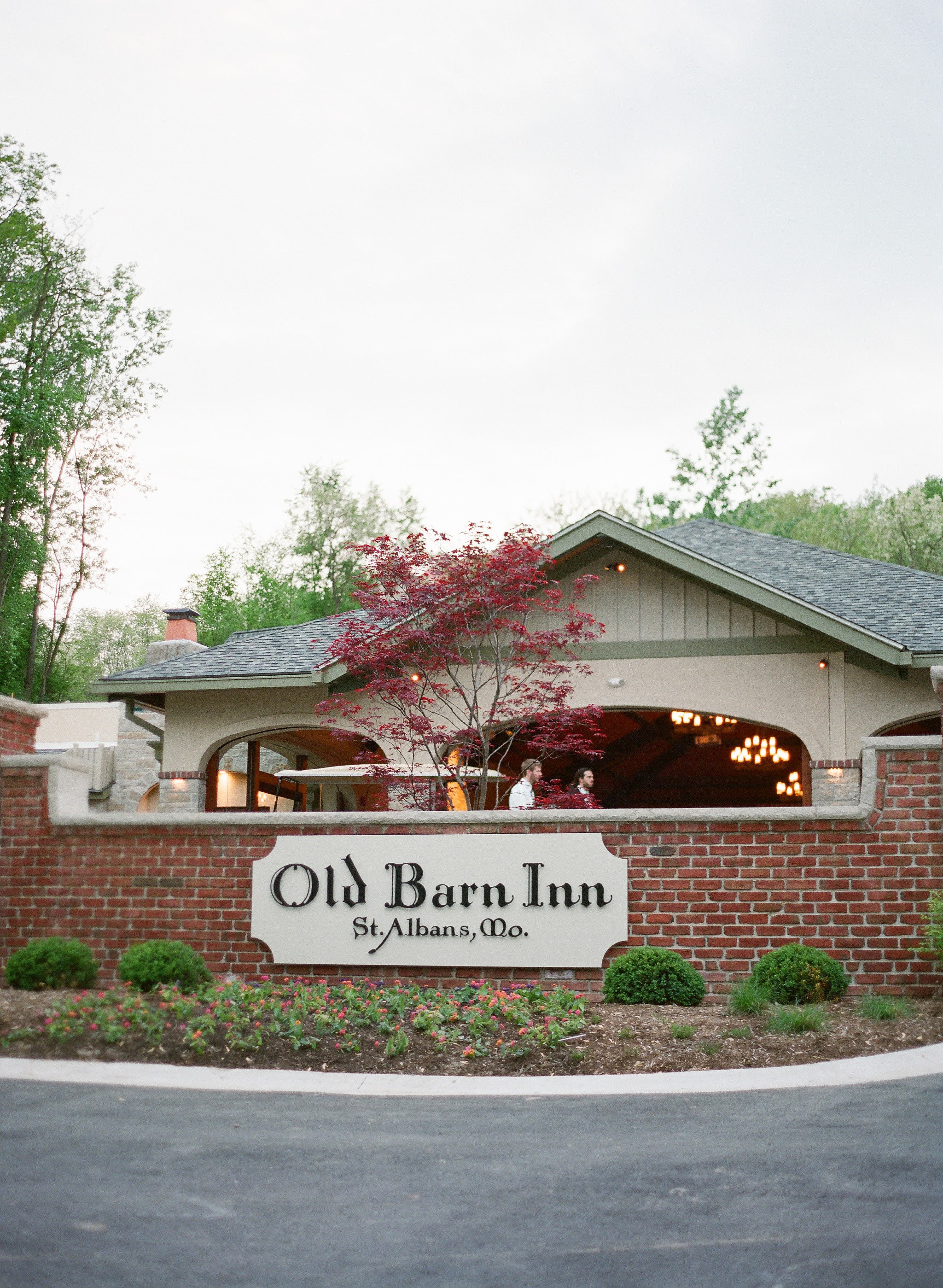 Nestled on acres of scenic rolling hills near the Missouri River, The Inns offers high-end hospitality and service in a beautiful country atmosphere.