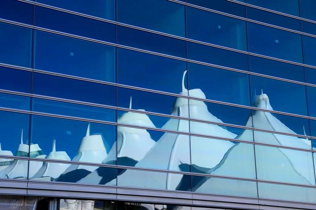 A reflection of DIA's signature mountain design in the new Westin Denver International Airport