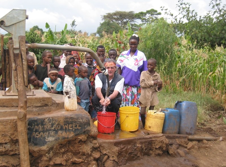 Maurizio de Romedis has built 855 wells in Eastern Africa, each benefitting some 100 people and dug by hand with the help of local  villagers. (courtesy of clive.it)