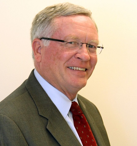 Retiring AIC Board of Trustees member Ed Noonan