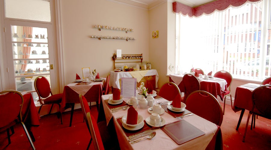 Enjoy delicious, home cooked breakfast and evening meals at the Brockton, Bridlington