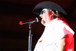 Colt ford tities beer #7