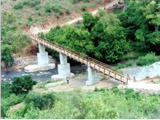 Footbridge over the Weruweru River, 2001