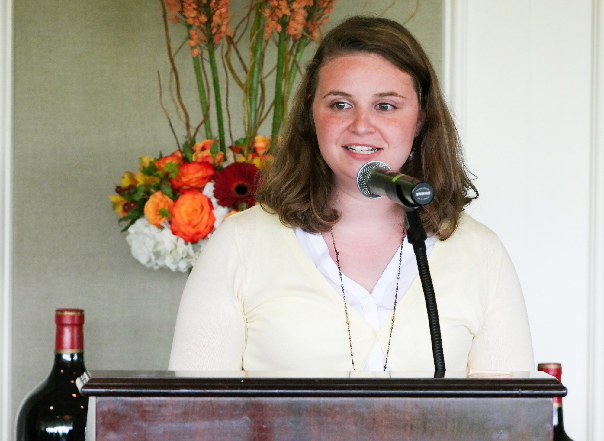 Kyra Citron, director of the Foundation’s Kid’s Corner talks to Golf Classic attendees about Count Basie Theatre, and the organization’s arts education programs.