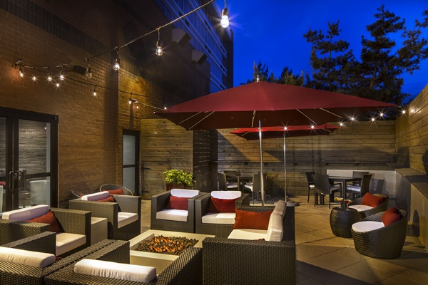 DoubleTree by Hilton Largo-Washington DC - XC patio