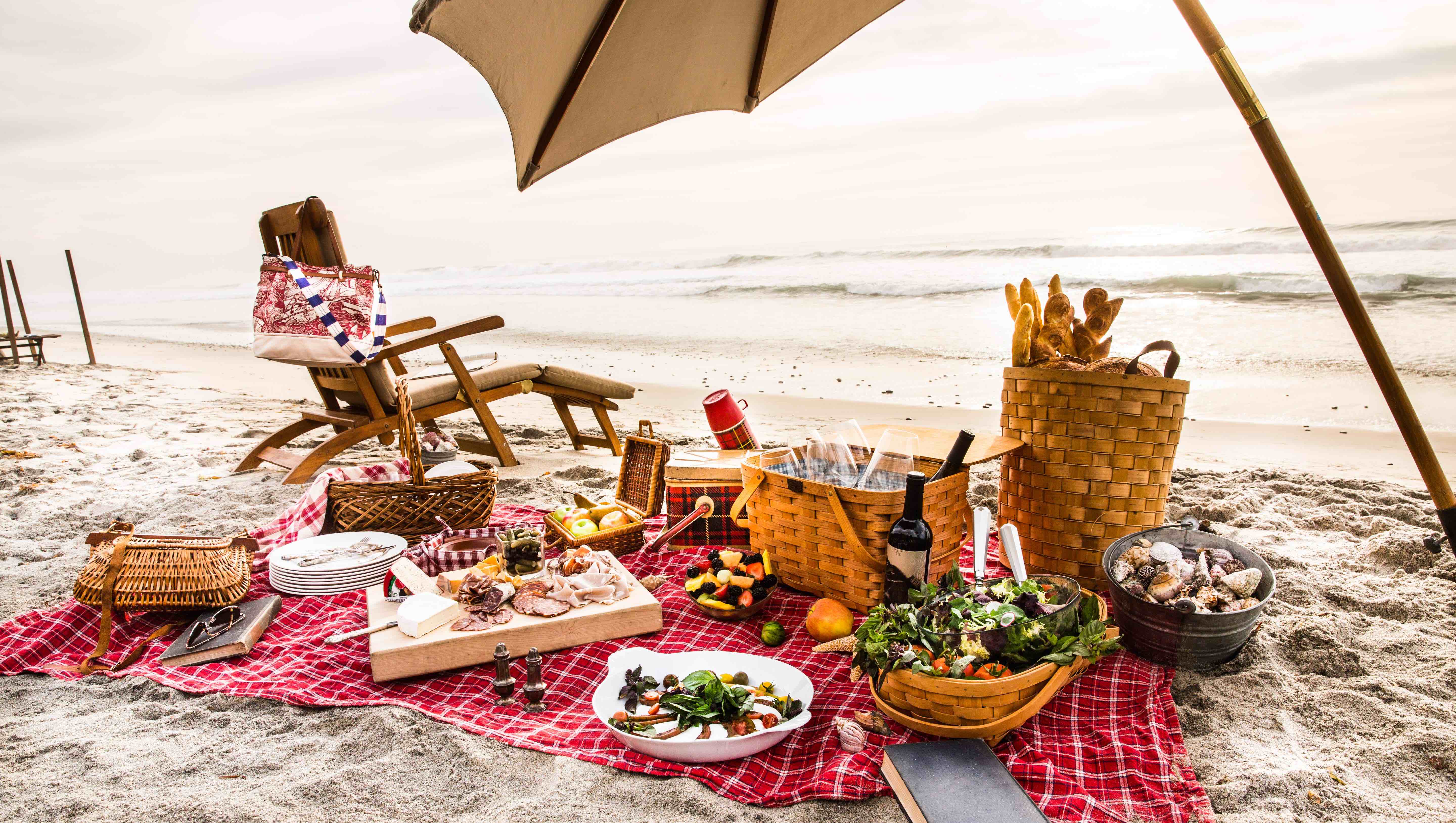 What to do at the beach if you don't like it faviana make a picnic