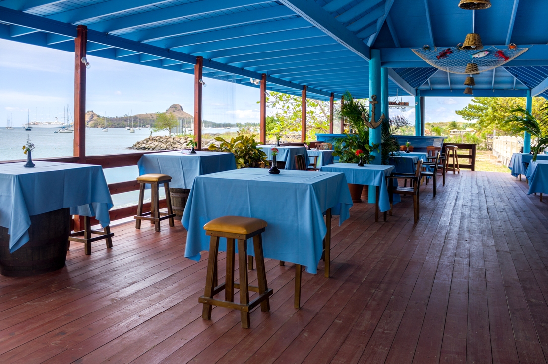 Seagrapes Beach Bar at Bay Gardens Beach Resort & Spa