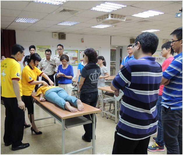 At the requests of local police, Scientology Volunteer Ministers from the Church of Scientology Kaohsiung delivered a seminar in Scientology assists this week to precinct staff and officers.