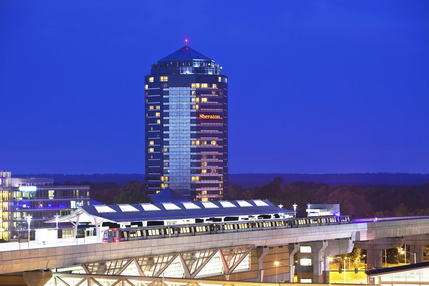 Sheraton Tysons Hotels – steps from Metrorail connects to Washington, DC