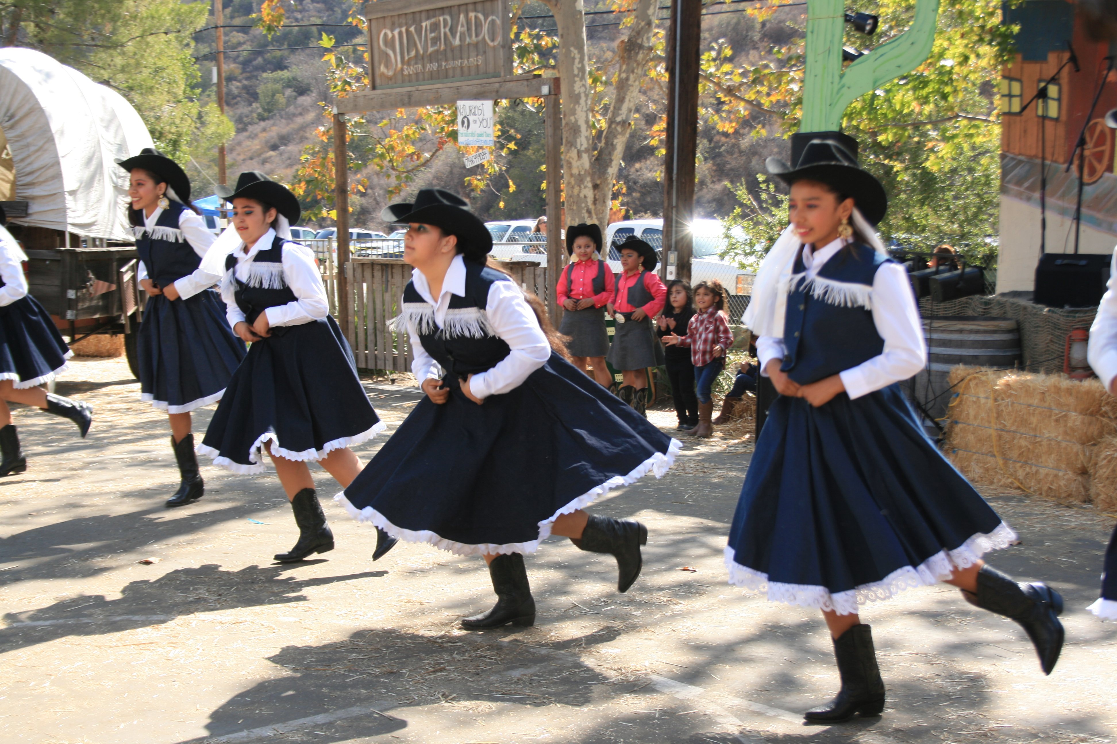 Folklorico Dancers