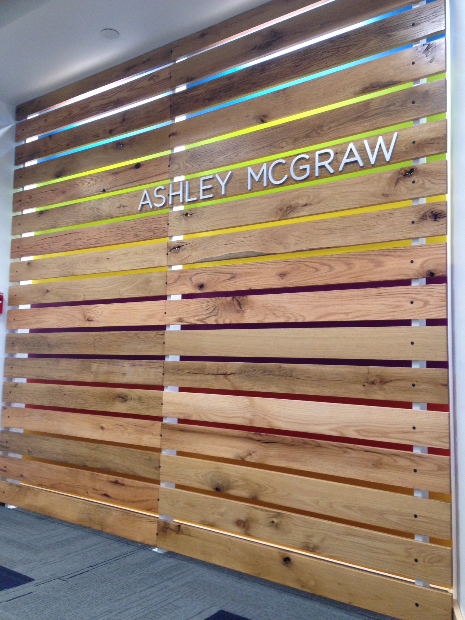 Reclaimed oak boards were used for wall cladding in the entry way.