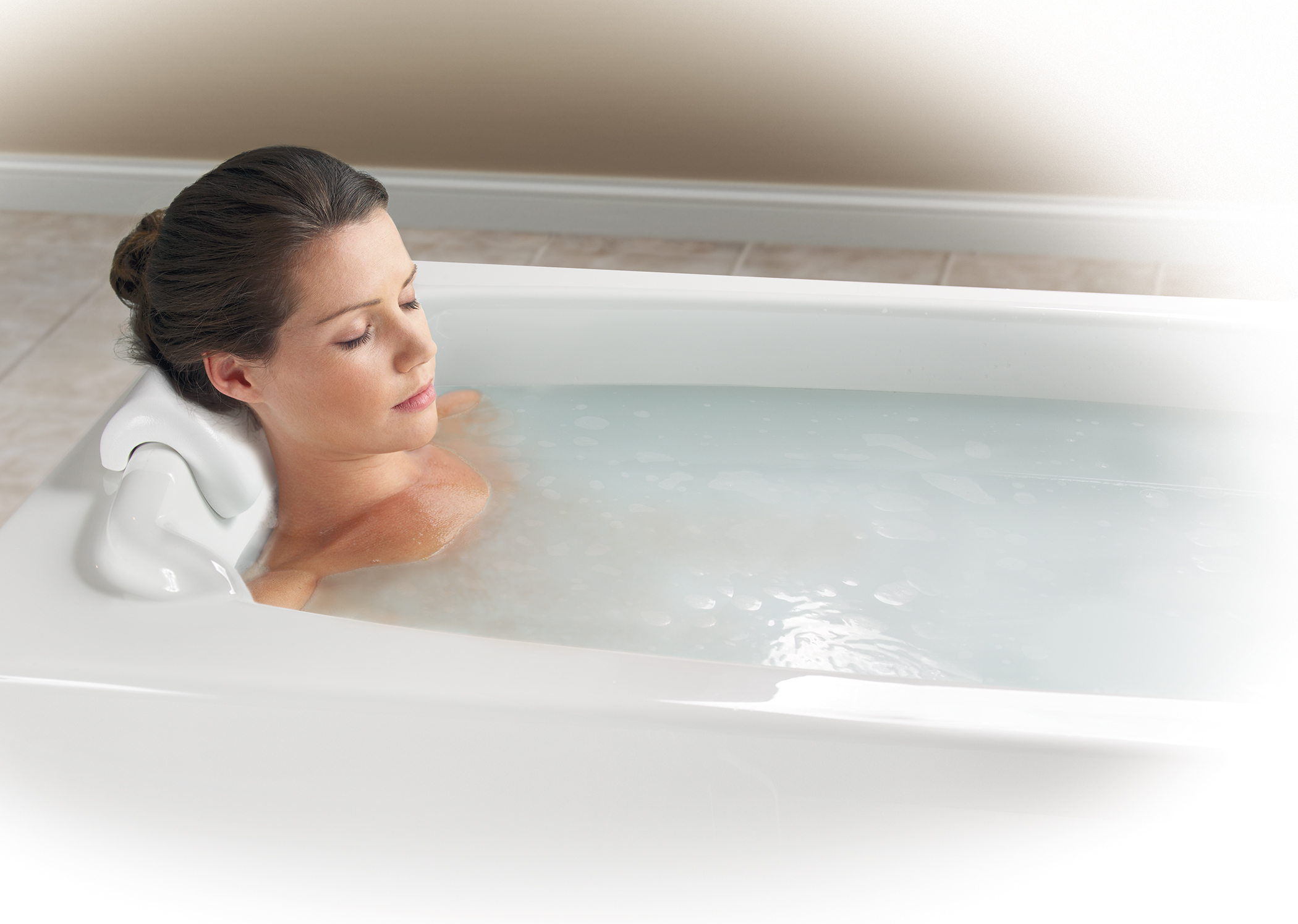MicroDerm Therapeutic Bath infuses bathwater with millions of microbubbles ...