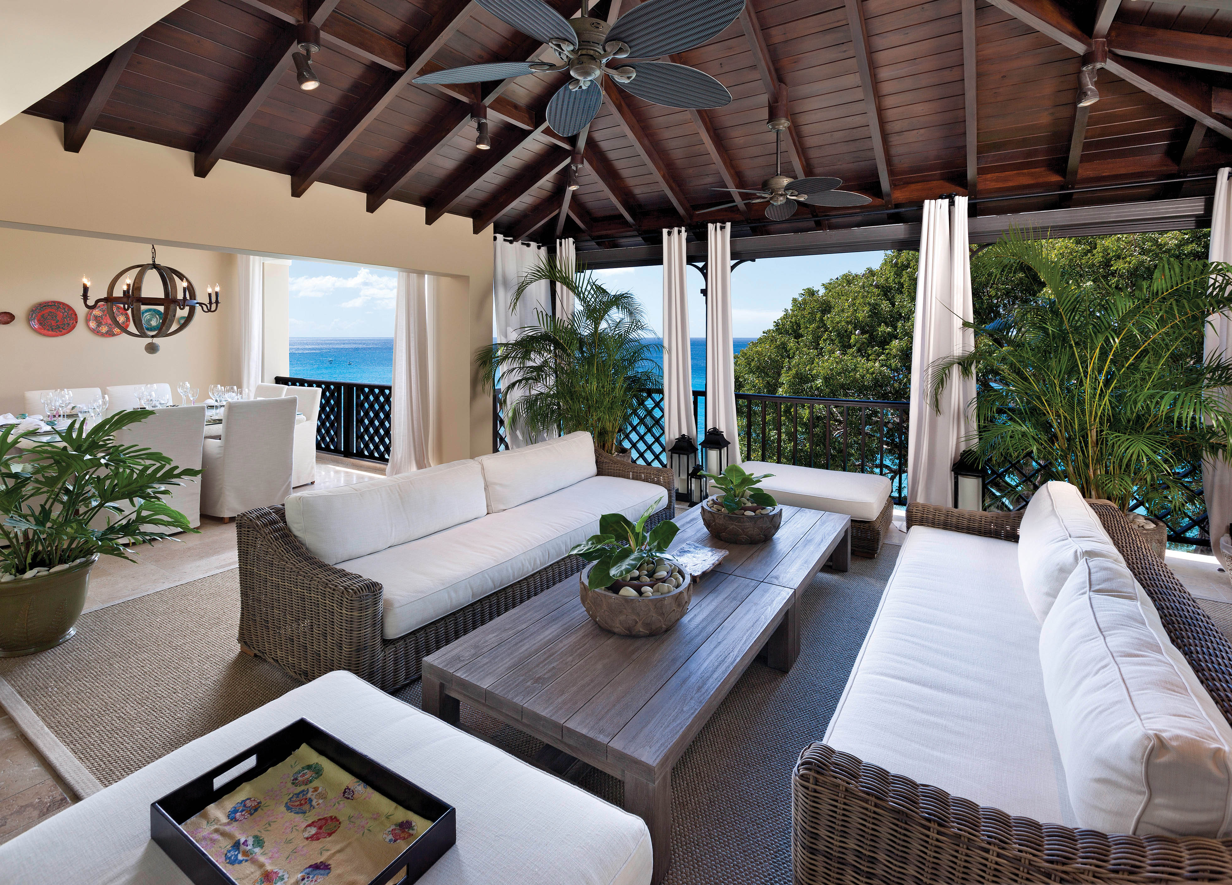 Langara’s 6,500 square feet of elegantly appointed indoor spaces open seamlessly to the furnished terraces with views of the Caribbean and the Platinum Coast of Barbados.