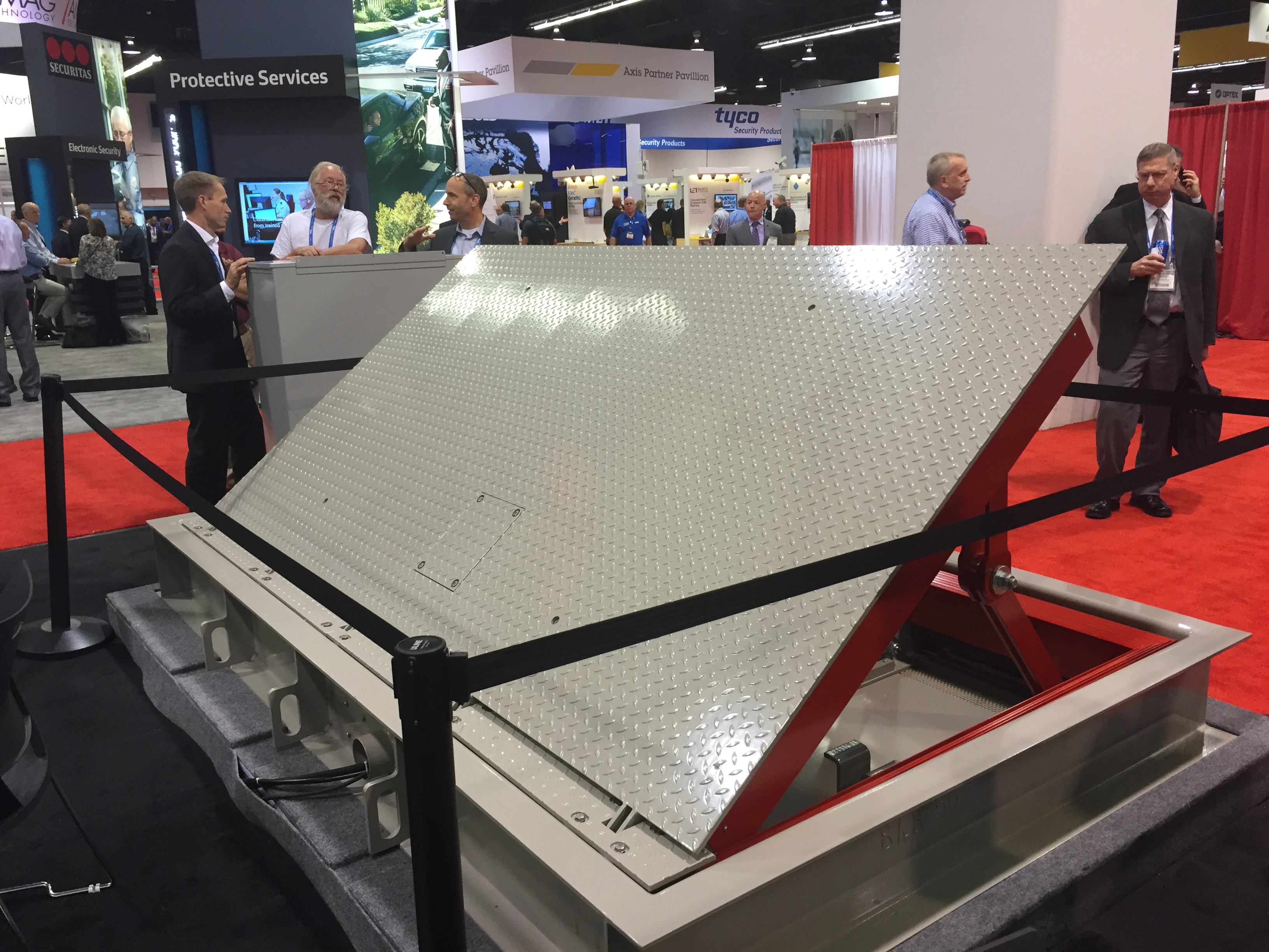 HydraWedge SM30 captivated Security Professionals at ASIS 2015