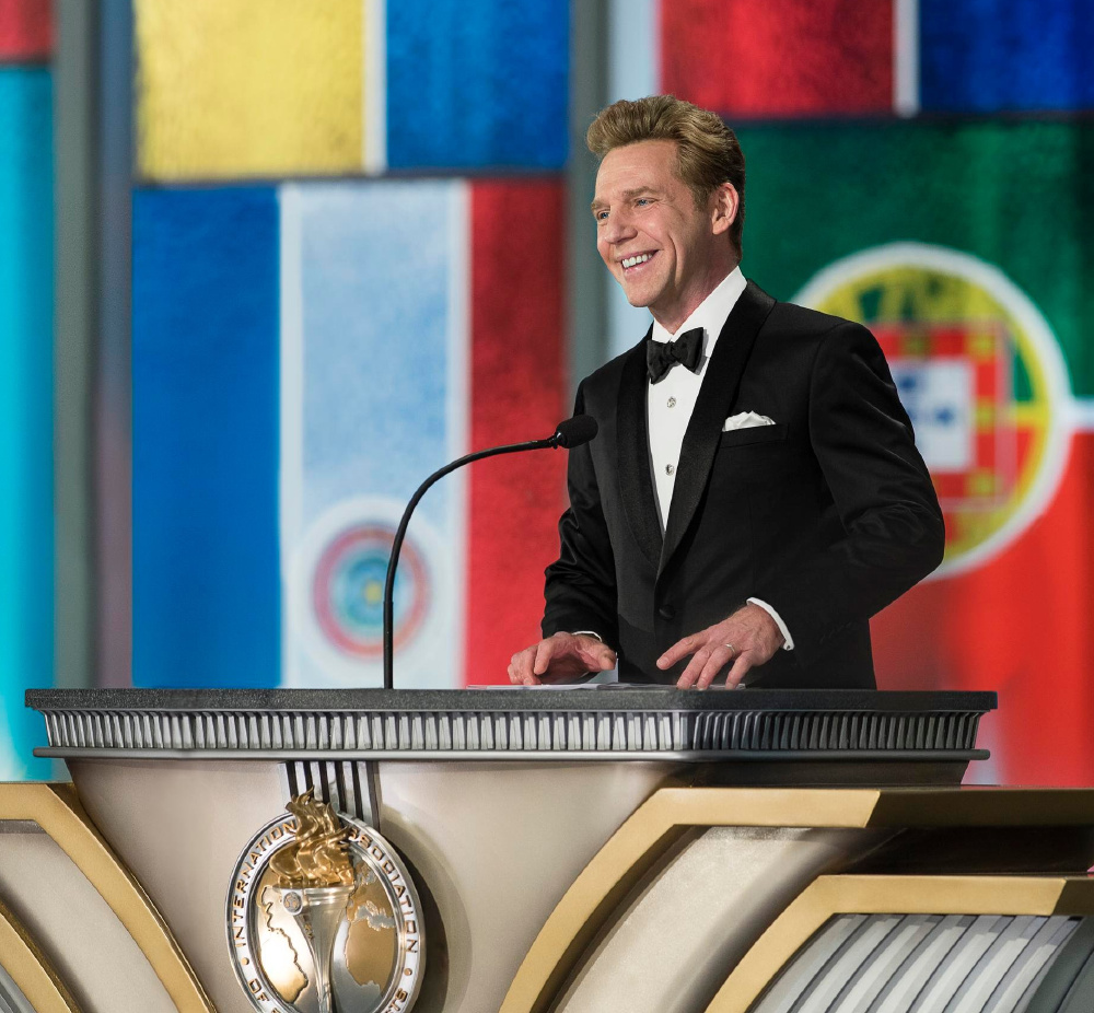 MR. DAVID MISCAVIGE,  Chairman of the Board Religious Technology Center, recounted the unrivaled achievements of the year just passed.
