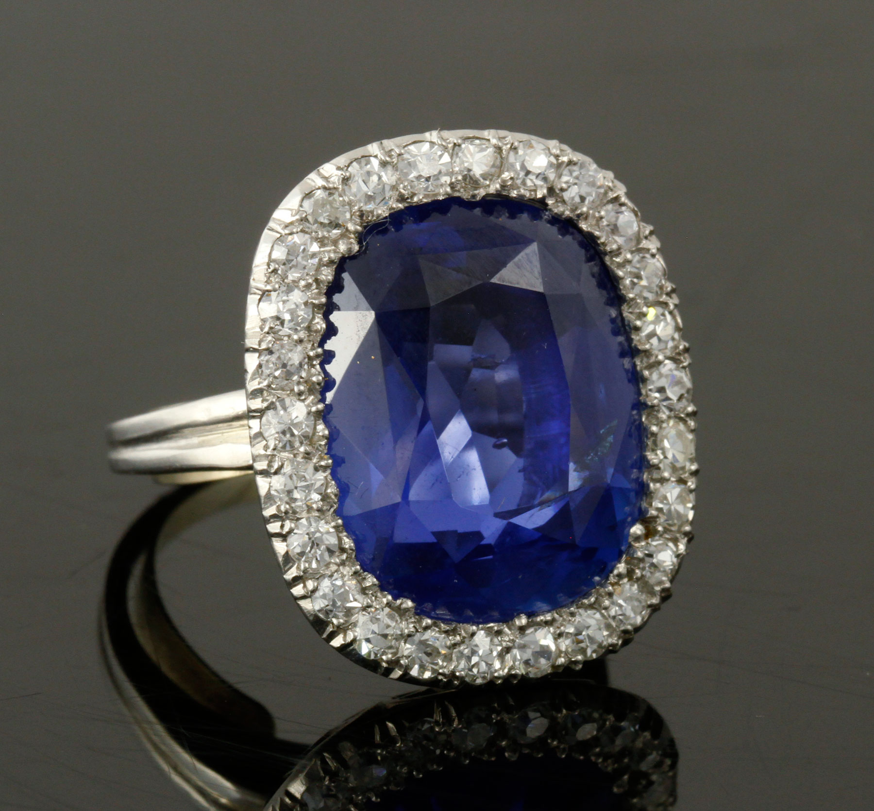 Lot 2273-15.02 carat natural blue Ceylon sapphire ring