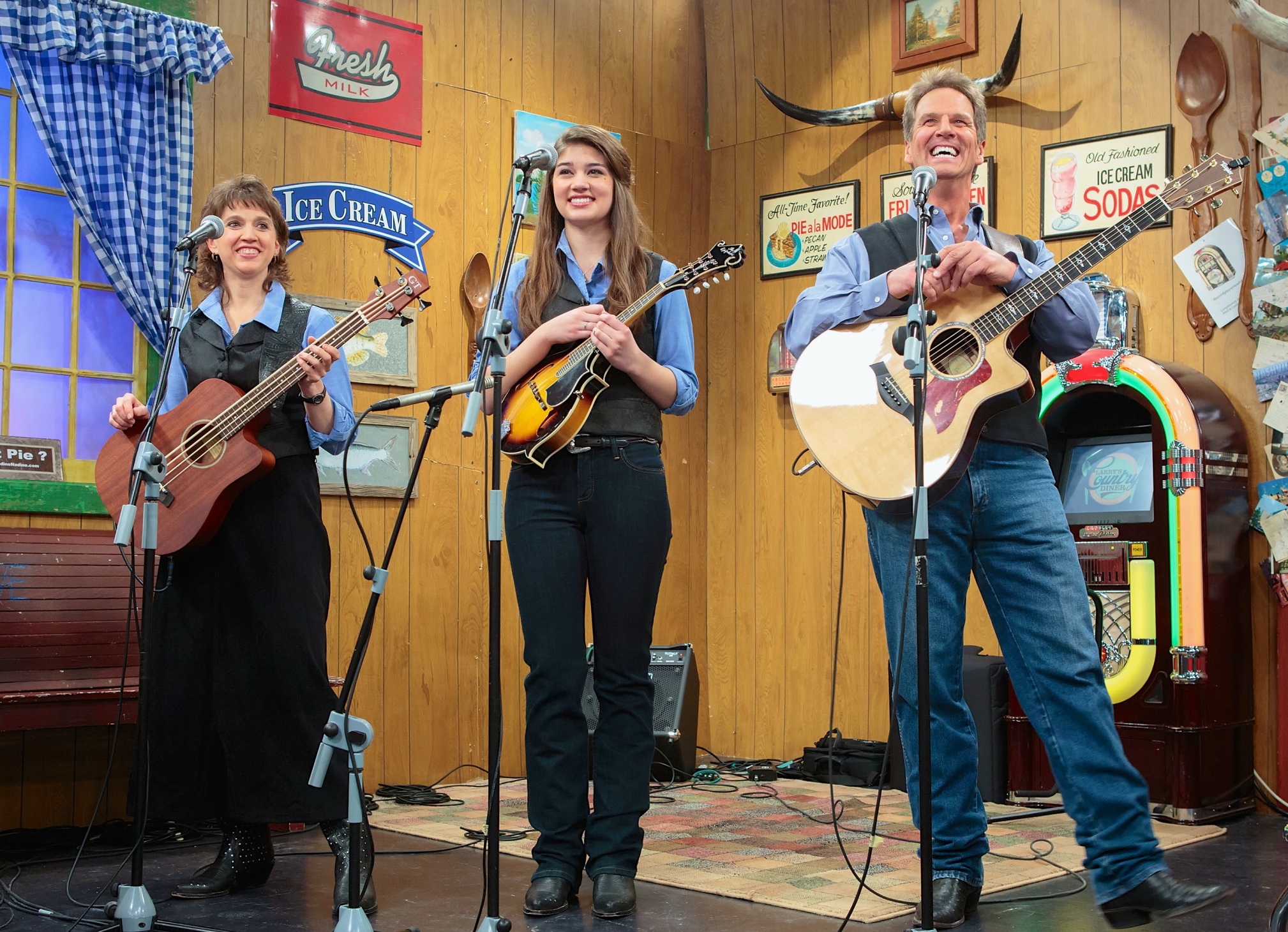 Dan Miller's Cowboy Music Revue perform at Larry's Country Diner on RFD-TV.