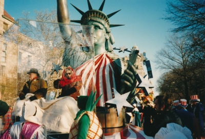 Bob & Dolores Hope appeared in the Macy's Thanksgiving Day Parade (1994)