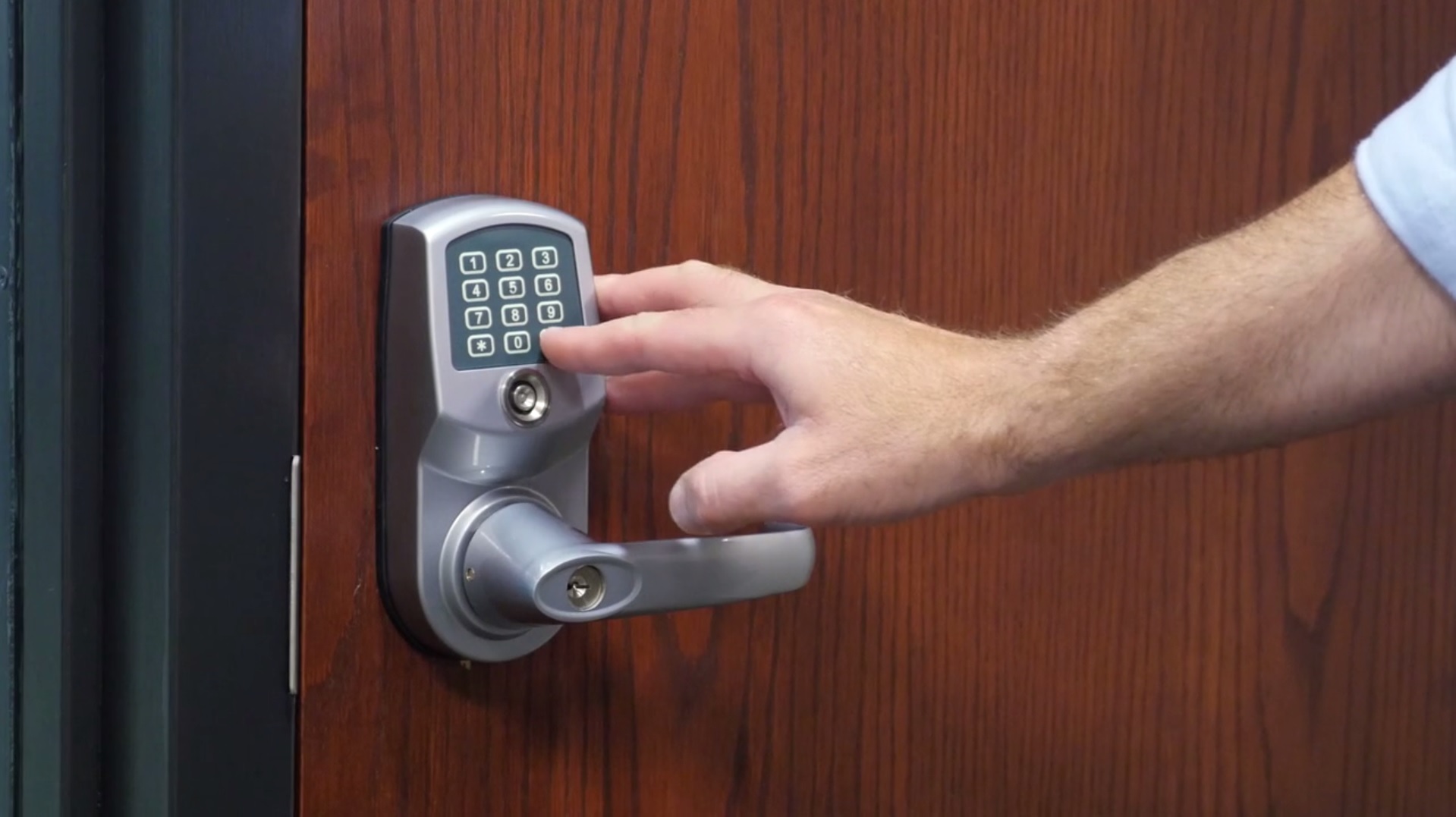 RemoteLock 6i is the new commercial WiFi keypad smart lock developed for property managers to monitor and manage security.