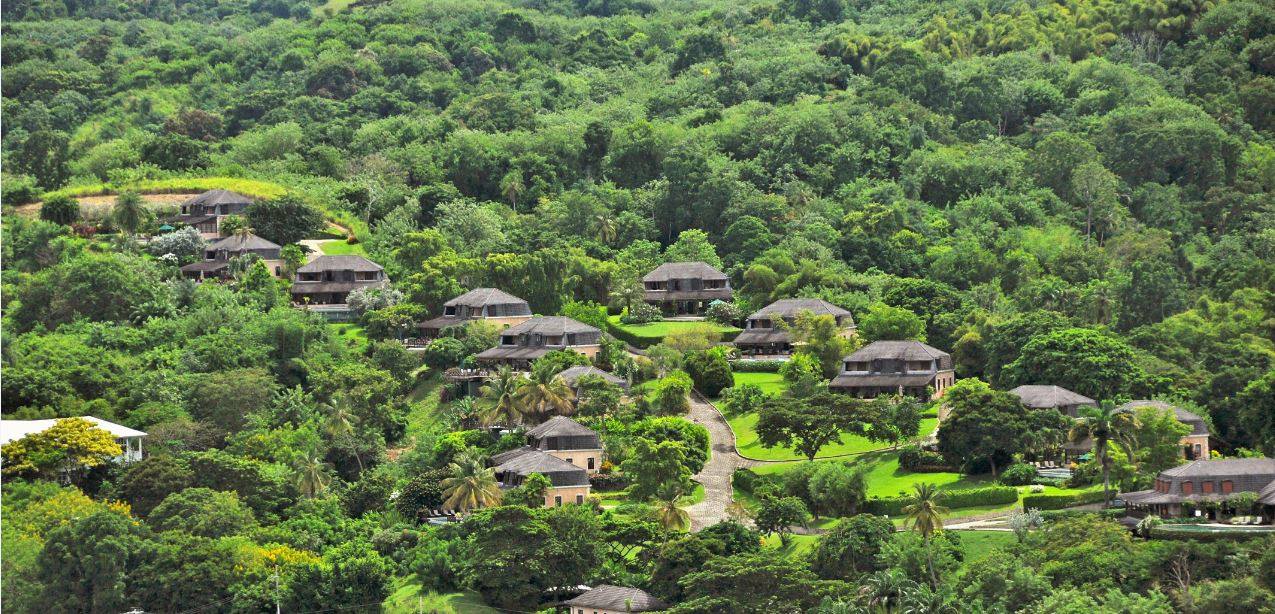 The hilltop Villas of Stonehaven offer dramatic island and ocean views