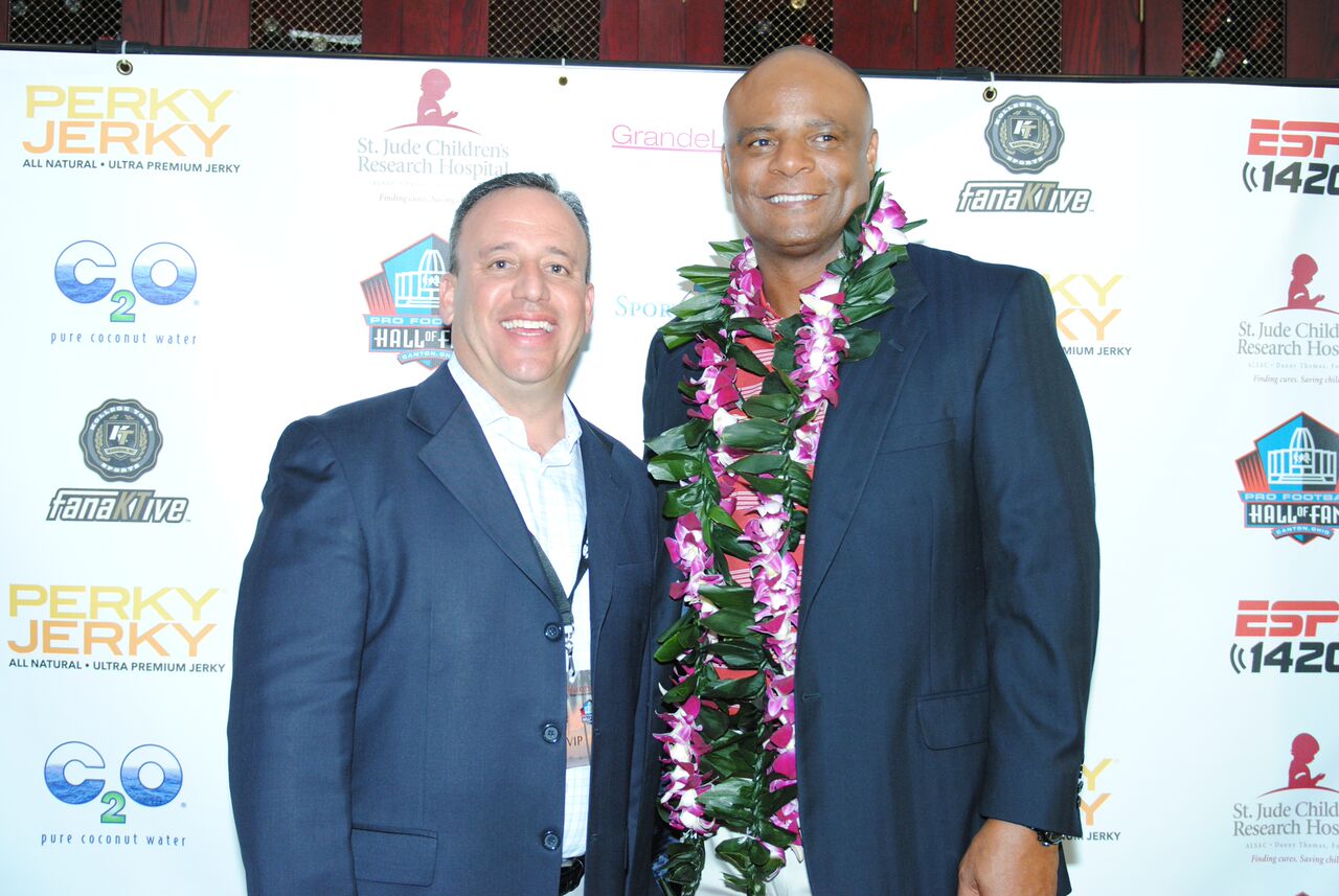 David Meltzer and Warren Moon Host the 15th Annual Pro Bowl Dinner in Honolulu in 2014.