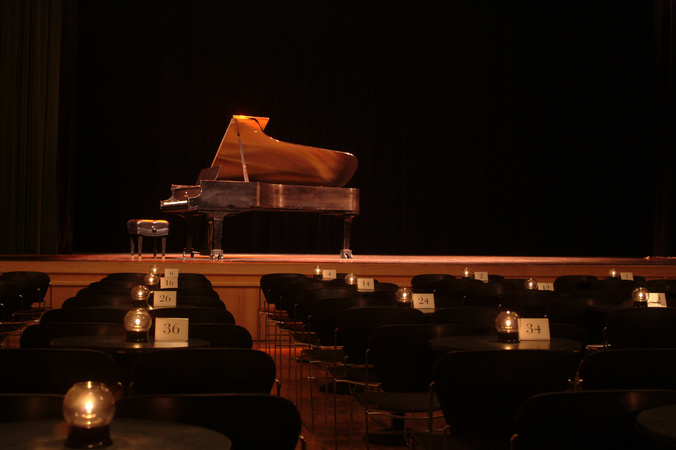 The Hoytt Theater at the Osher Marin JCC offers cabaret, reserved table seating