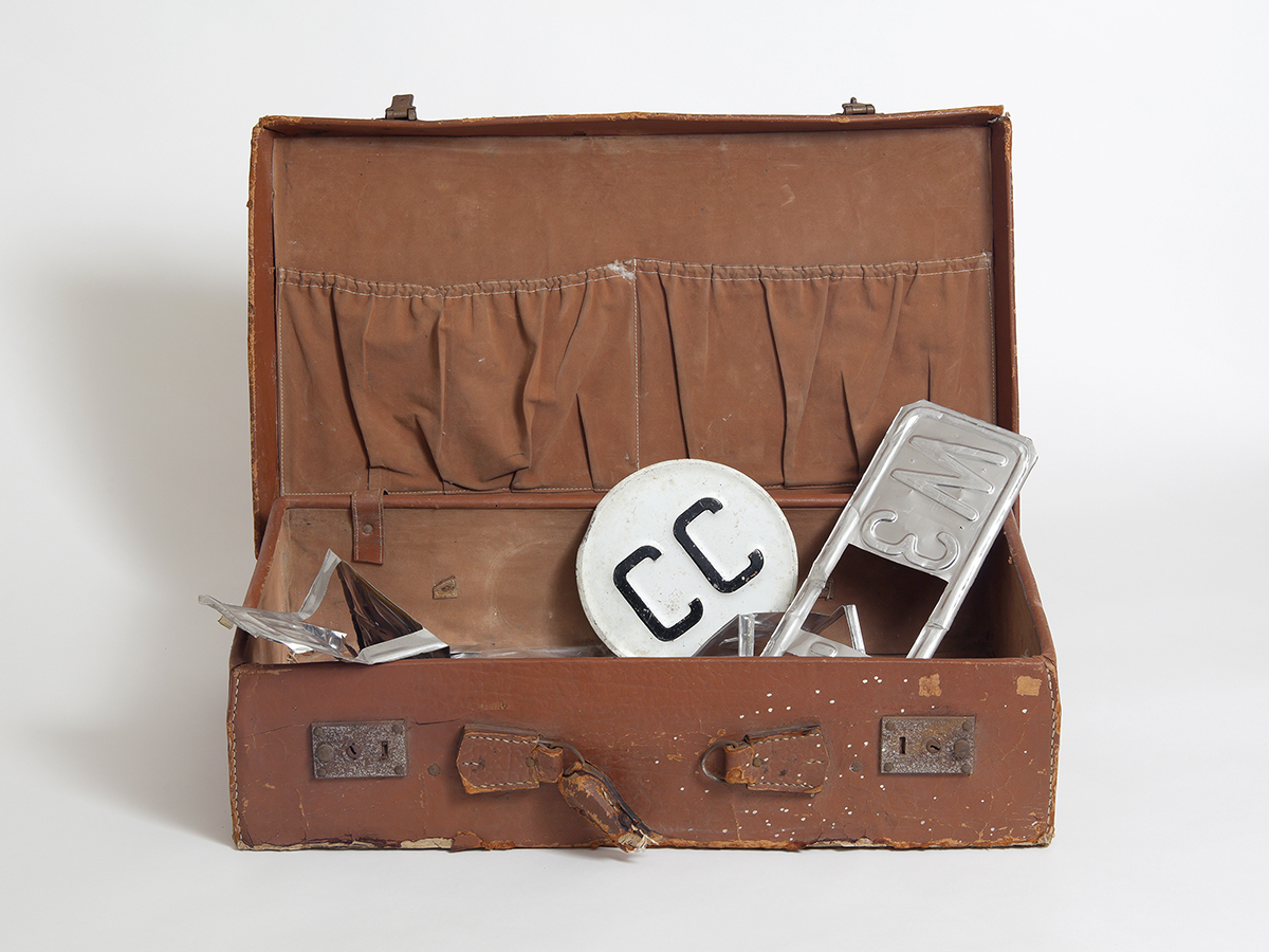 Original suitcase containing a kit for preparing license plates (Credit: Mossad Archive)
