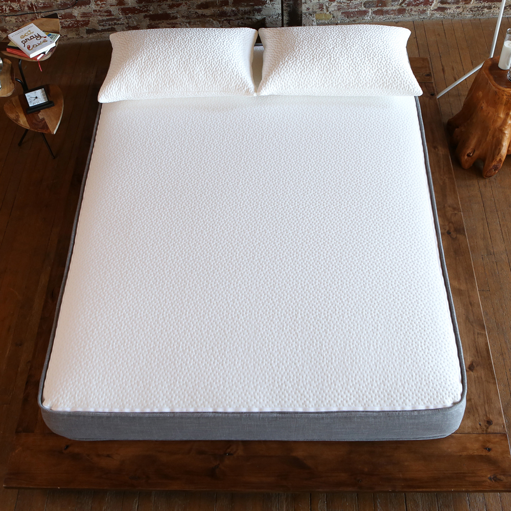 Includes a machine washable top or bottom cover to help keep mattress clean.