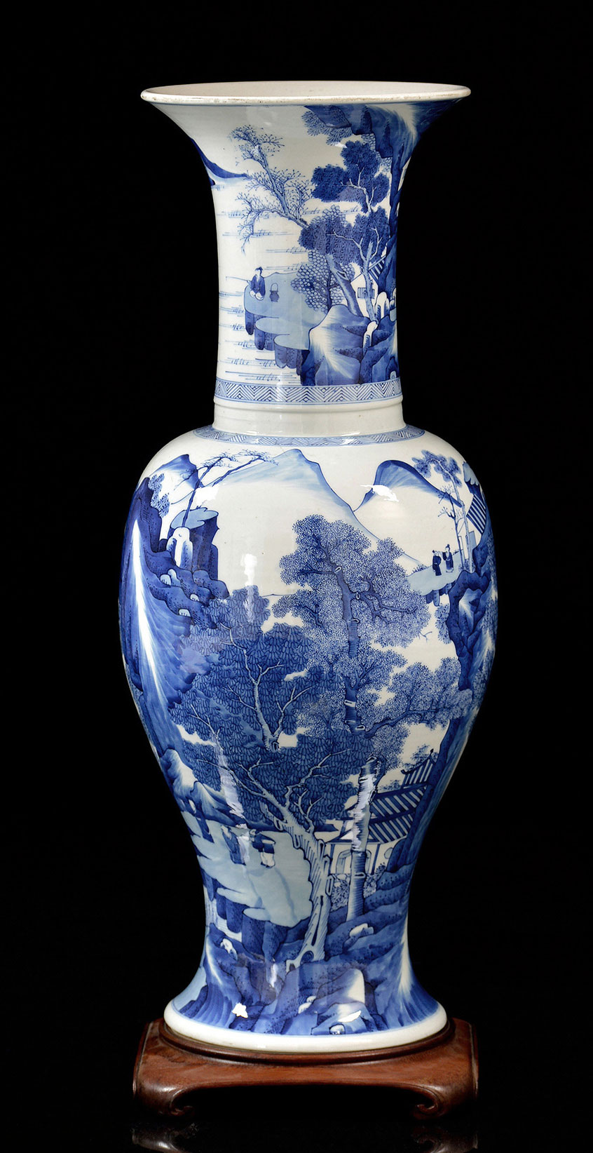 Grand Chinese Blue and White Yen-Yen Vase