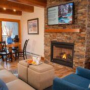 All Antlers at Vail condominiums include a full kitchen, dining area, living room and outdoor balcony with an array of complimentary amenities and no resort fees. © Antlers at Vail