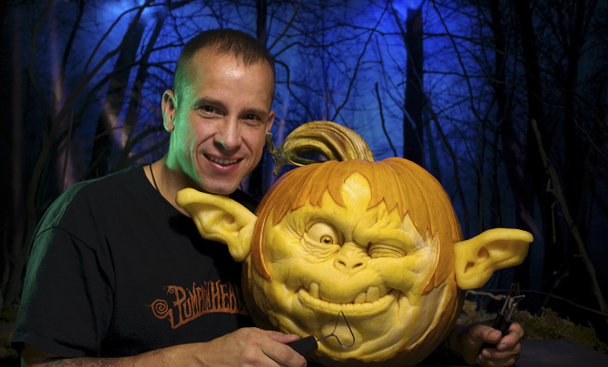 SculptorRay Villafane Carves the Worlds Best Pumpkins