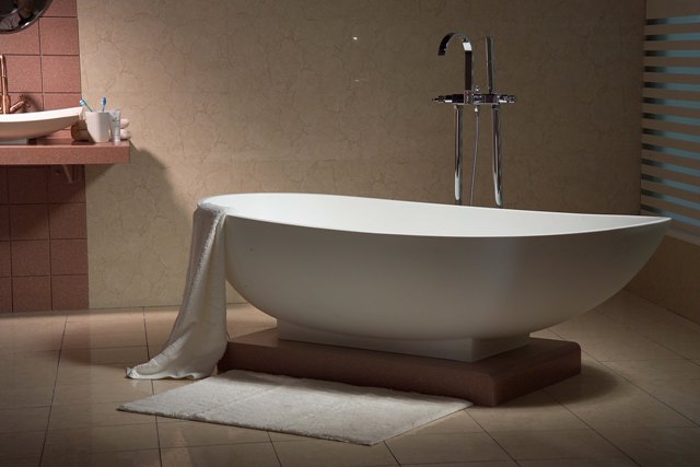 Valerio Acrylic Modern Bathtub