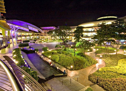 Ayala Center Cebu, The Philippines Sophisticated offerings— inside and out— enliven the the heart of the Cebu business district