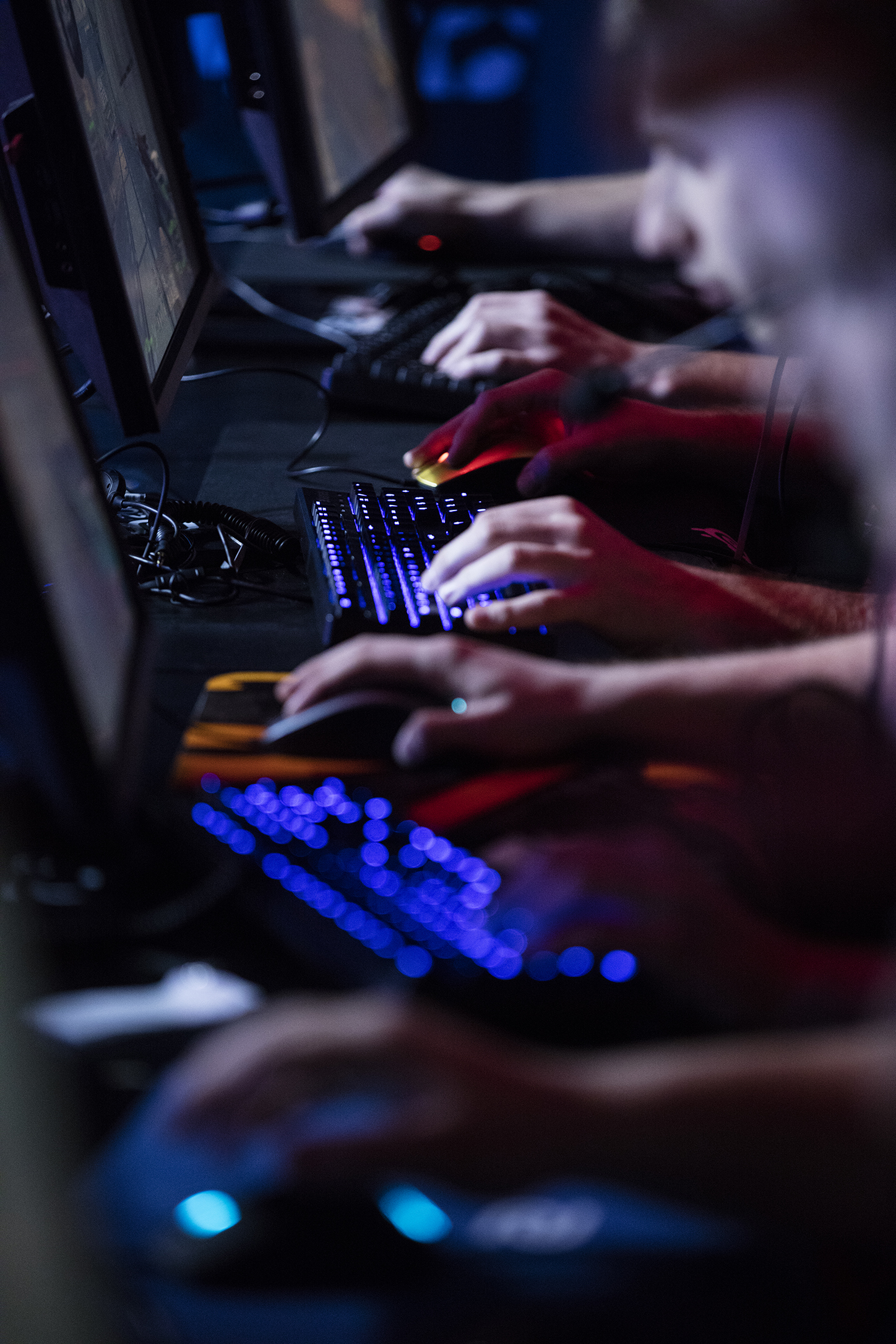 SteelSeries Apex M500 Mechanical Gaming Keyboard used by eSports team, Virtus Pro during MLG Columbus