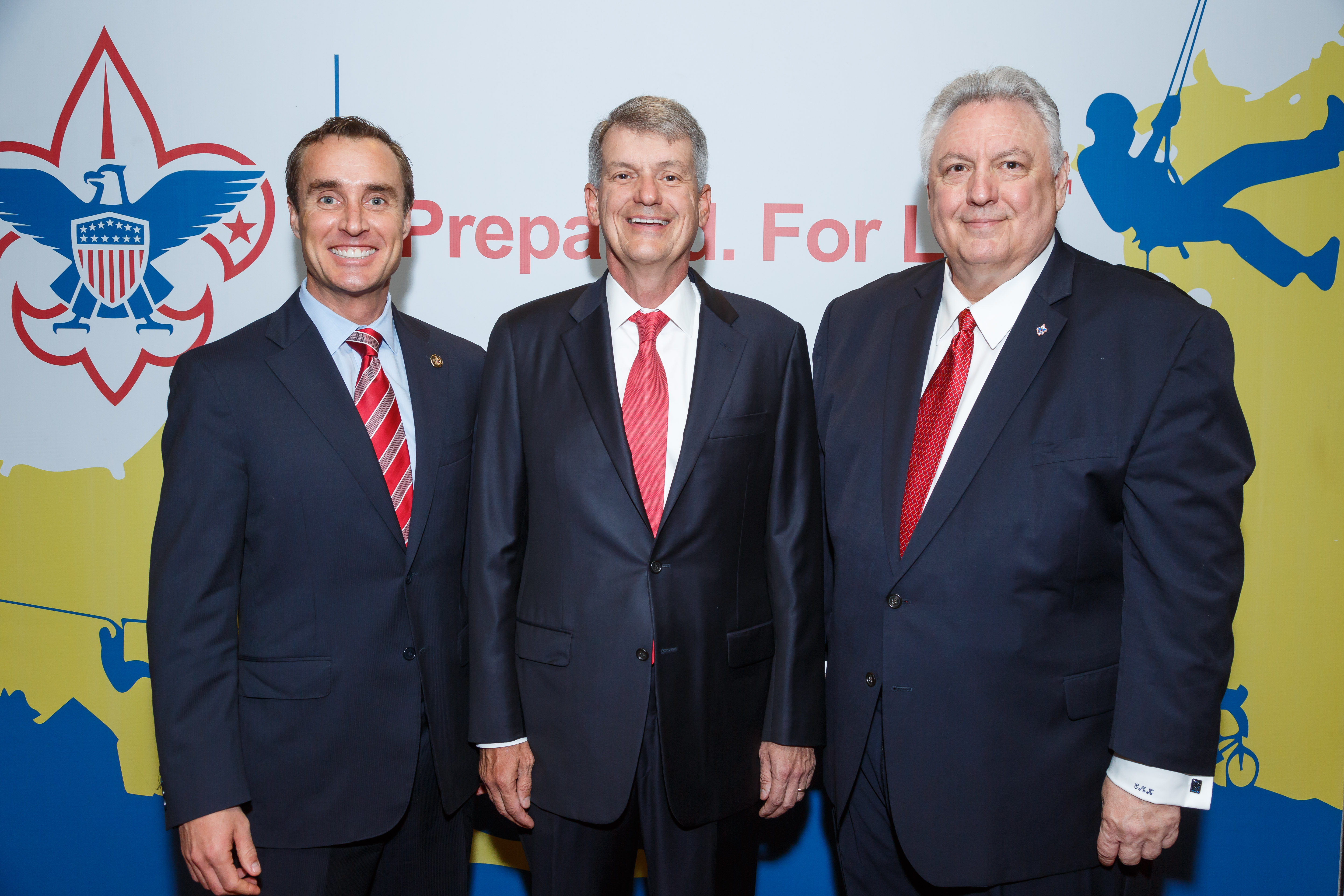 Wells Fargo President and COO Tim Sloan, 2016 Leader of the Year (center), with Gerry Morton, Greater Los Angeles Area Council President and Board Chair (left), and Chuck Keathley, Scout Executive/CEO