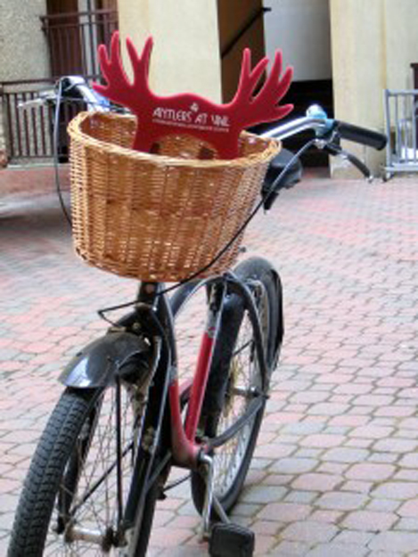 Antlers at Vail’s Colorado nonprofit guests can choose from the hotel’s numerous unique complimentary amenities – including cruiser bicycles for riding around town.