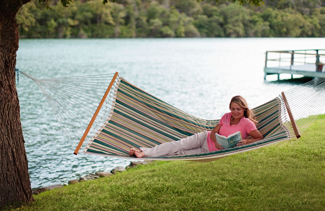 Health benefits can be achieved just by being near the water says science.