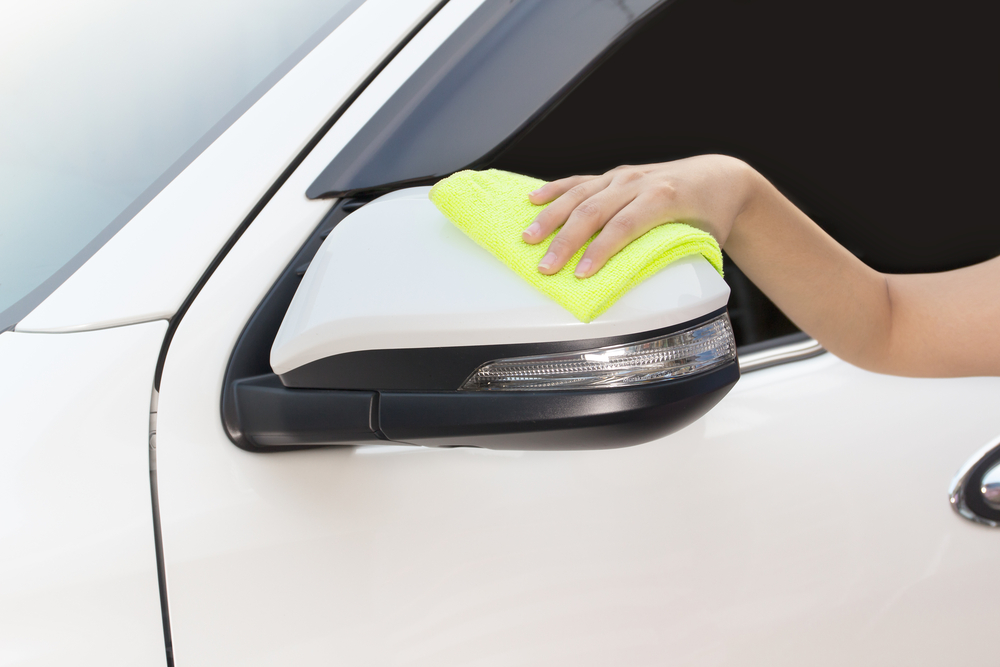 Keep side mirrors clean all the time!