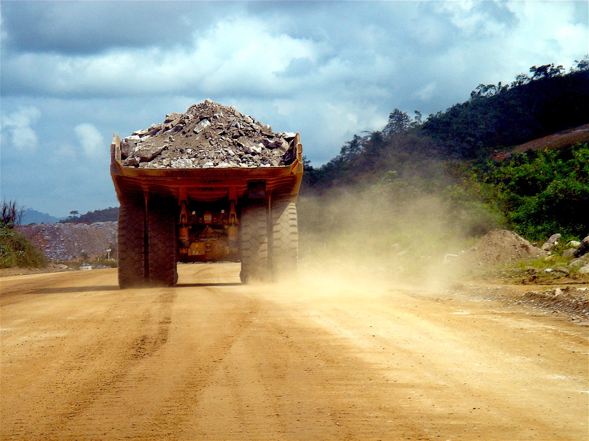 Soilworks is known for its dependable ability to solve difficult soil stabilization and dust control challenges that impact each mine’s profitability and safety.