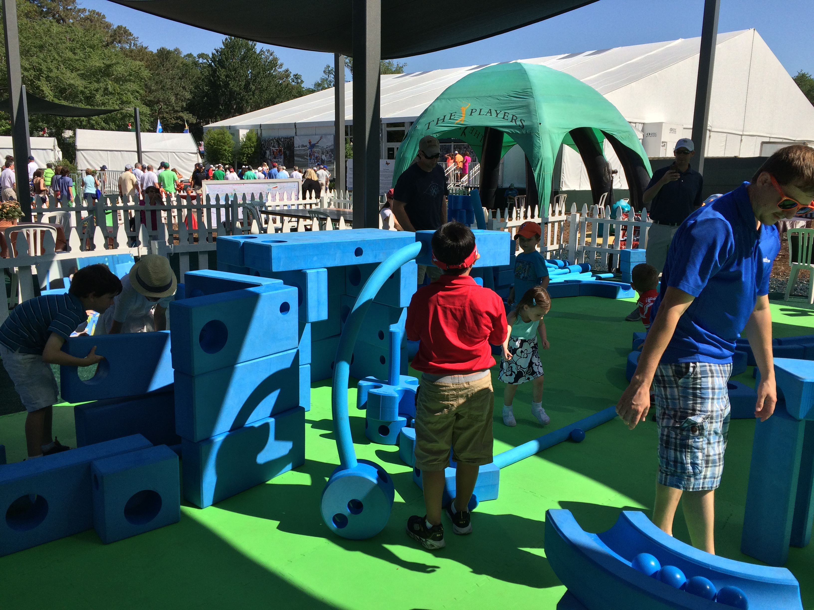 At the championship, Imagination Playground partnered with THE PLAYERS to offer a family and kid-friendly Big Blue Block building oasis, located in the McKenzie Noelle Wilson Foundation Kid Zone.