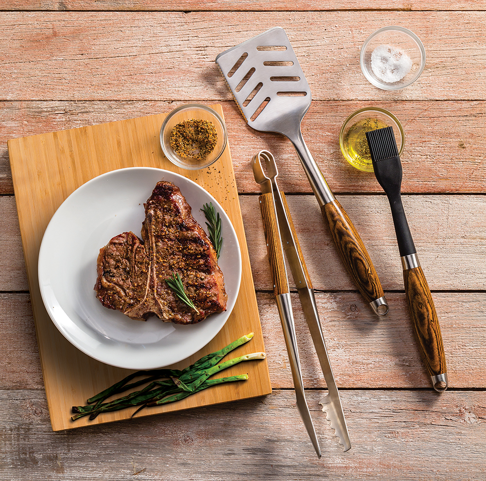 Create a beautiful and unique, premium set of BBQ utensils using Rockler's new Grill Tools Hardware Kit.