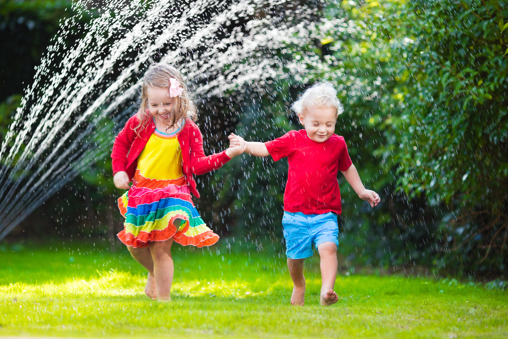 The sprinkler has a very wide range and can effectively water the entire lawn with ease.