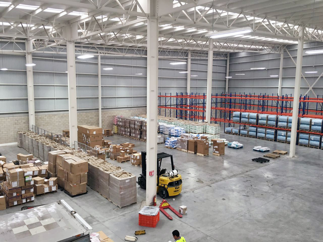 The Guadalajara Branch features a 16,000-square-foot warehouse. Available services include labeling, pick and pack, checkpoint, weighing and measuring, and storage.