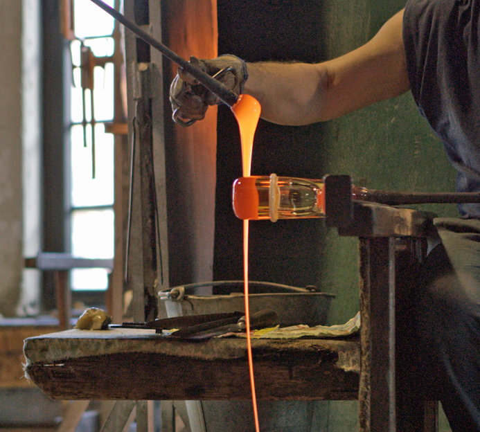 WRJ Design carries artisanal hand-blown glass by Carlo Moretti of Murano, Italy, recently visited by the team from WRJ for a behind-the-scenes experience of the factory’s exquisite craftsmanship.