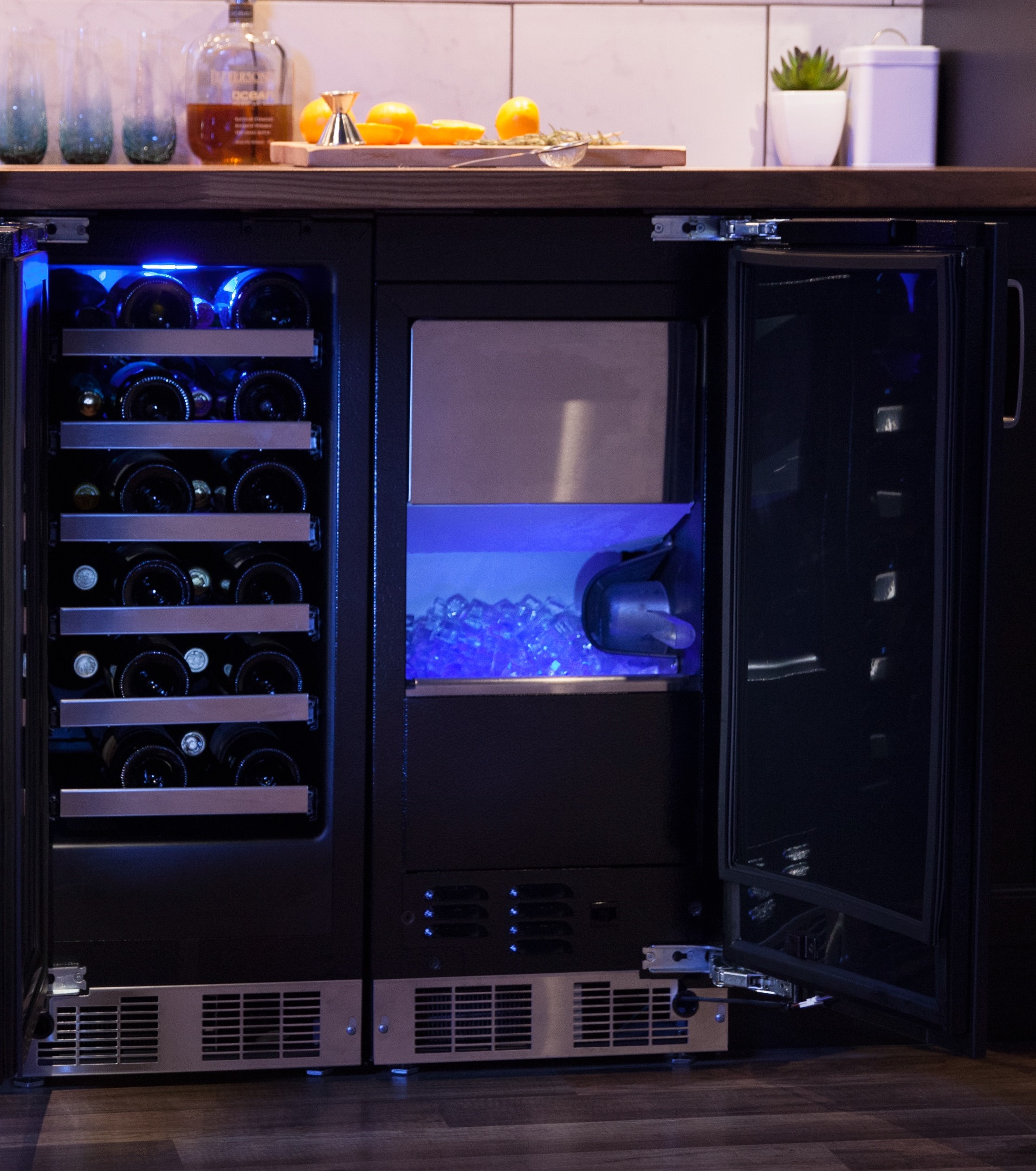 Pictured: Marvel Professional Single Zone Wine Cellar paired with the new Marvel Professional Clear Ice Machine with Sapphire Illuminice Lighting