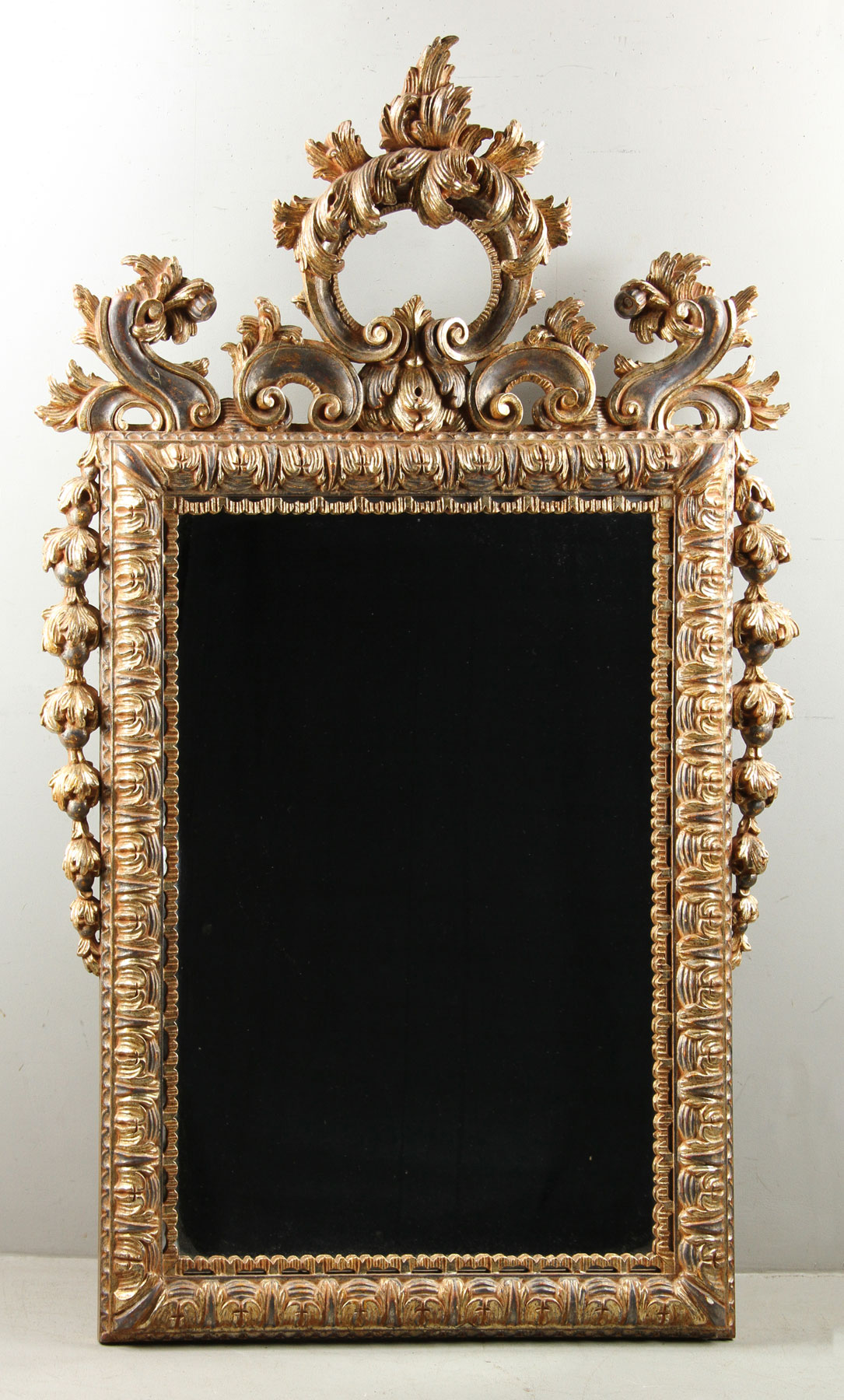 Italian Carved Gilt Wood Mirror