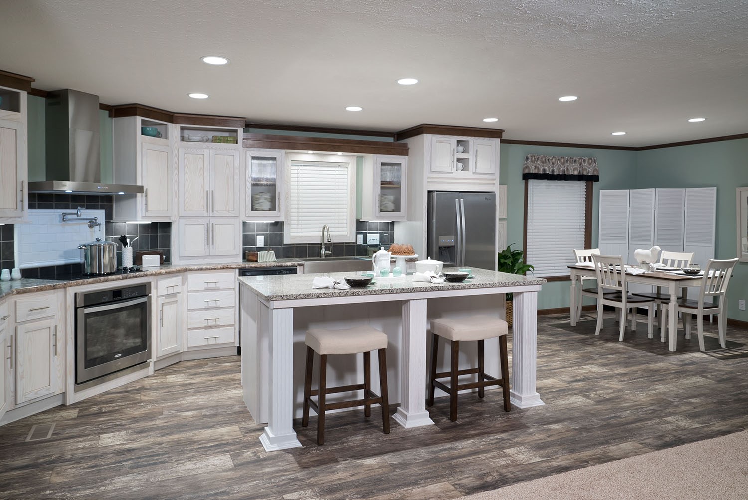 One of the beautiful kitchen options available when you purchase a UMH home.