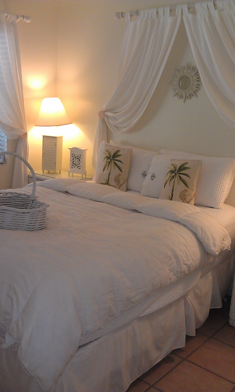 One bedroom, one bath bungalow at Siesta Key Bungalows